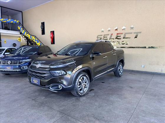 FIAT TORO 2.0 16V TURBO DIESEL VOLCANO 4WD AT9 FIAT TORO 2.0 16V TURBO DIESEL VOLCANO 4WD AT9